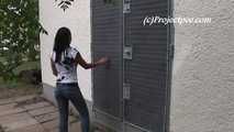 050033 Roxy Takes A Desperate Pee By The Apartment Building