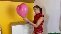 pump2pop seven balloons with the hand and electical pump