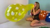 Blow2Pop preinflated yellow Q24 polka dot