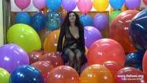 Madame en rouge 25