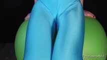Türkise Leggings und Füße