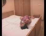 Pti4ka: Self hog-cuffed on the bed (MPG)