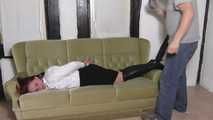 Aurora in Stiefeln im hogtie 1/2