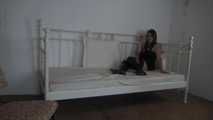 Ayu Bed tied 1