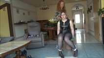 Saskia and Vicky - Who better tickles part 4 of 6