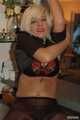 Martina strippt in der Küche