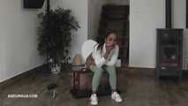 Mistress Nomi Melone smokes and pees on the toliett box