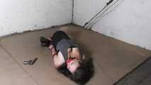 Kyra get photographed in a hogtie