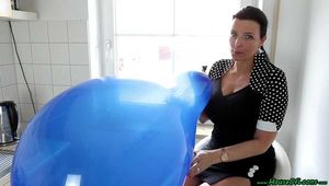 try to blow2pop a blue q24 with the nails