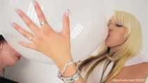 063 Handsfree blowing