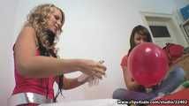 024 Katja and Steffi with Balloons