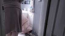 Towel rack: Support while showering