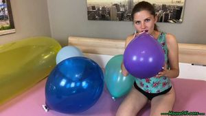 ballon inflating and stretching and releasing the air [NonPop]