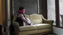 lucy kompakt gefesselt 2/2