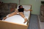 Nina A - Ans Bett gefesselt 2