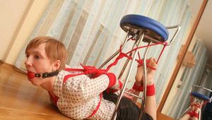 Alice Lee – Bondage fun in front of the mirror