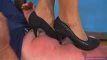 Daliah: signing with high-heels