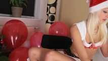 110 X-Mas balloon popping