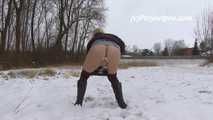 032072 A Bleak Winter Pee From Sam