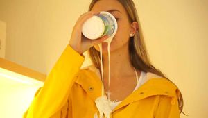 A yellow slimy mess (04:38 min)