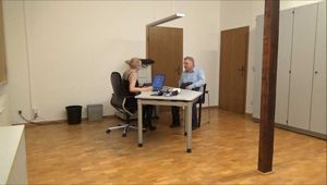 Zora- Kitzelüberfall Teil  1 von 5