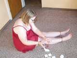 Sandra polished her nails