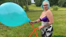 outdoor doublelift pump2pop five balloons