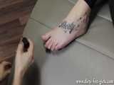 painted toenails for Miss Kitty