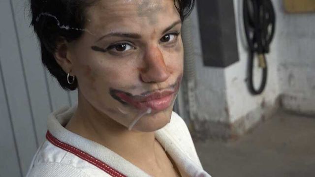 Blowjob in Zwangsjacke