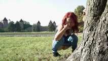 Elen totally wasted in public