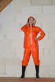 Miss J testet eine neue und eine alte AGU Regenjacke