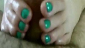 FOOTJOB FROM MELANIE