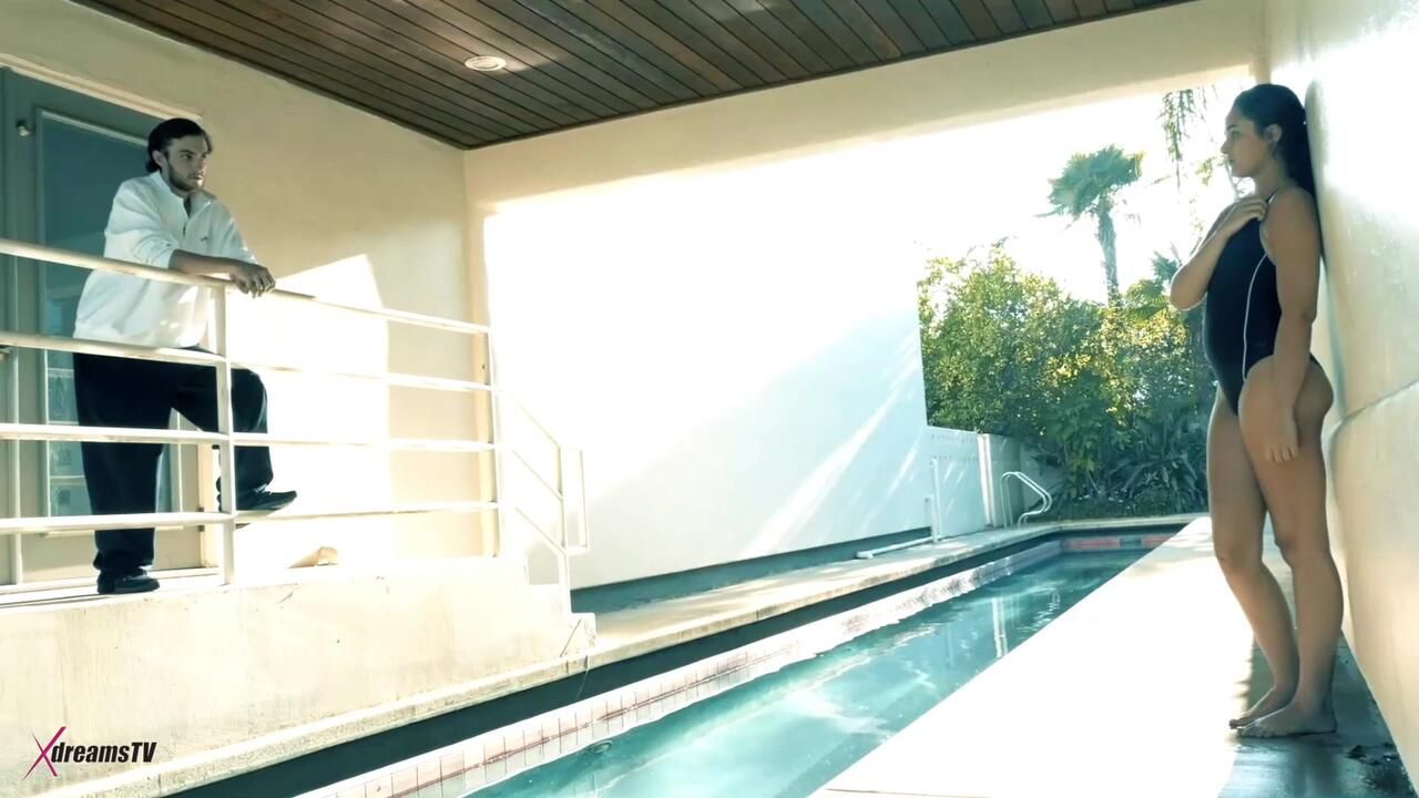 Anastasia Black - Vergnügungen der Oberschicht am Schwimmbad - Episode 2