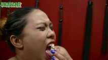 Bubble Gum Fun with 2 Hot Ladies 