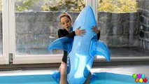 721 A little bit fun with a dolphin