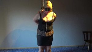 Sie ist eine Stunde in Ketten 4/6
