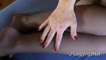 Füße und Beine in Nylons