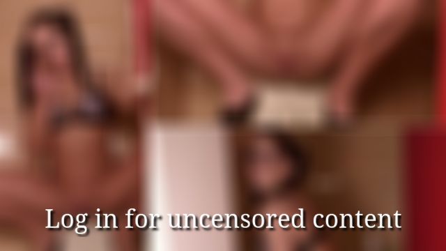 Naughty Teen pees in Public