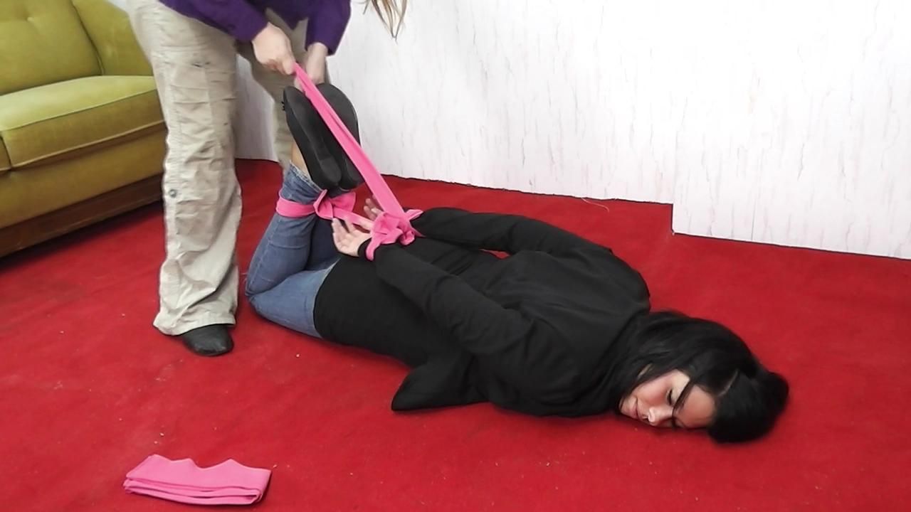 first towel hogtie
