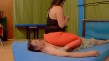 Julia-Eva breaks the throat