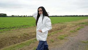 Miss Amira in Farmerrain
