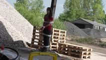 Susanne outdoor mit Tape gefesselt