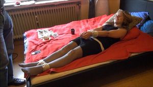Nancy - Kitzeliges Fragespiel Teil 5 von 5
