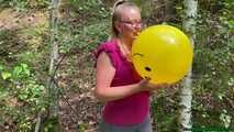 Blow2Pop huge BSA 17" *smiley* in the forest