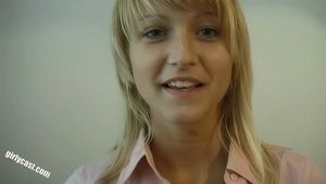 Teen Sandra beim ersten Video überrumpelt