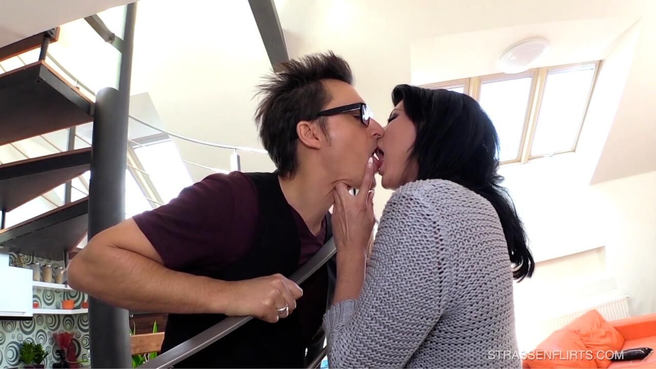 STRASSENFLIRTS 83 Celine Noiret