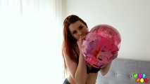 612 Charlie Red and the two beachballs