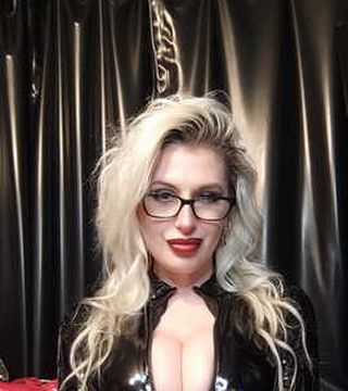 selfietime Strict and beautiful