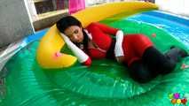 542 What is the Christmas angel doing there? Full clip!