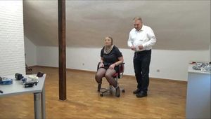 Mara - New prisoner in the office Teil 4 von 8